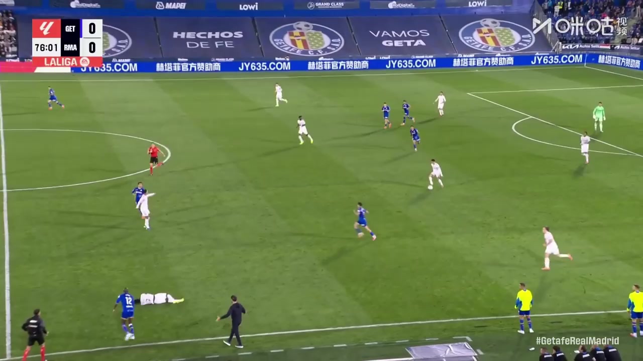 皇马多打一人恩约姆仅登场1分钟对维尼修斯犯规被直红罚下